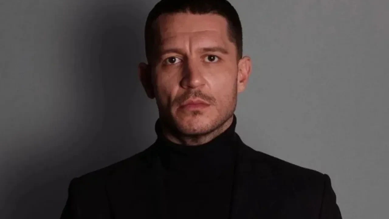 Yeraltı’nın Bozo’su Uraz Kaygılaroğlu kız arkadaşıyla görüntülendi! İkilinin panik anları gündem oldu