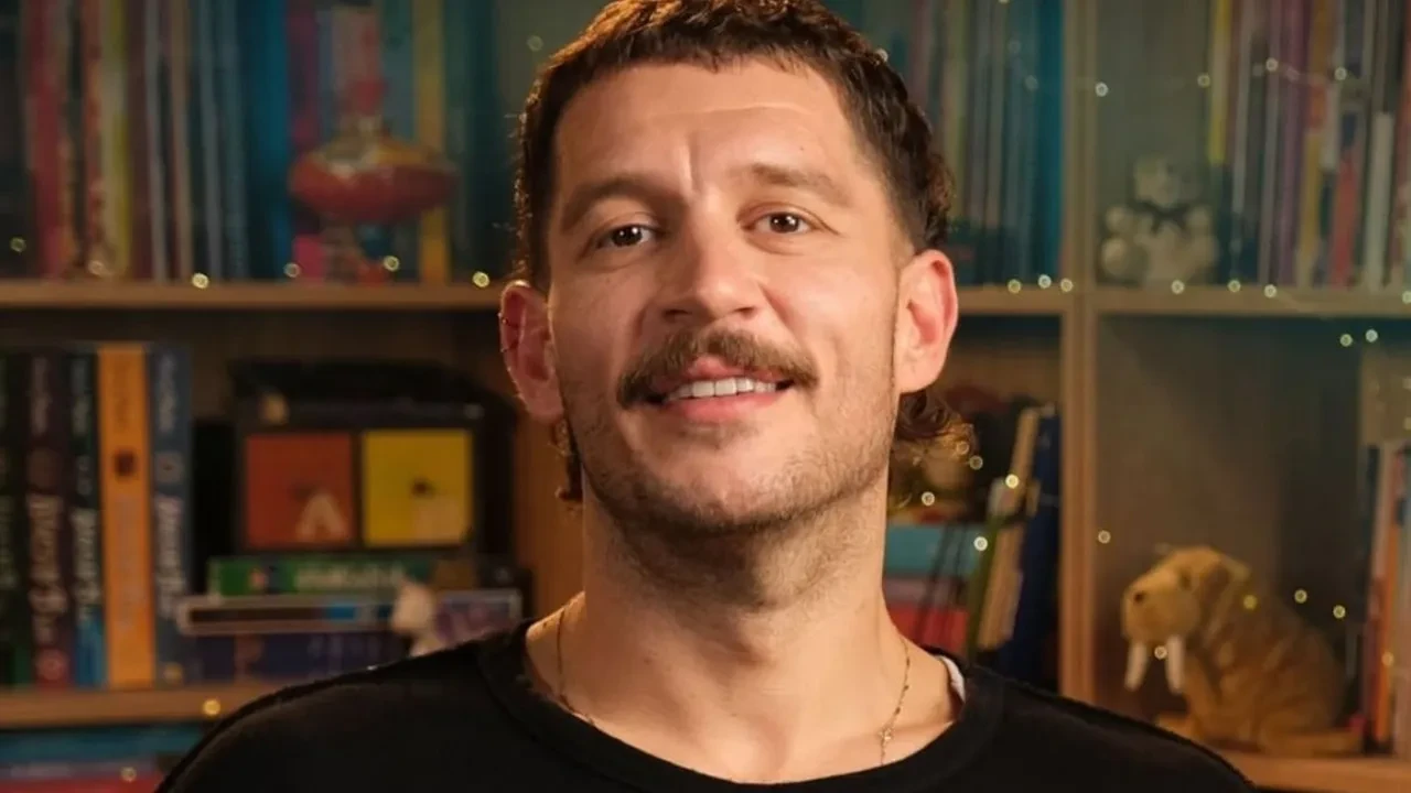 Yeraltı’nın Bozo’su Uraz Kaygılaroğlu kız arkadaşıyla görüntülendi! İkilinin panik anları gündem oldu