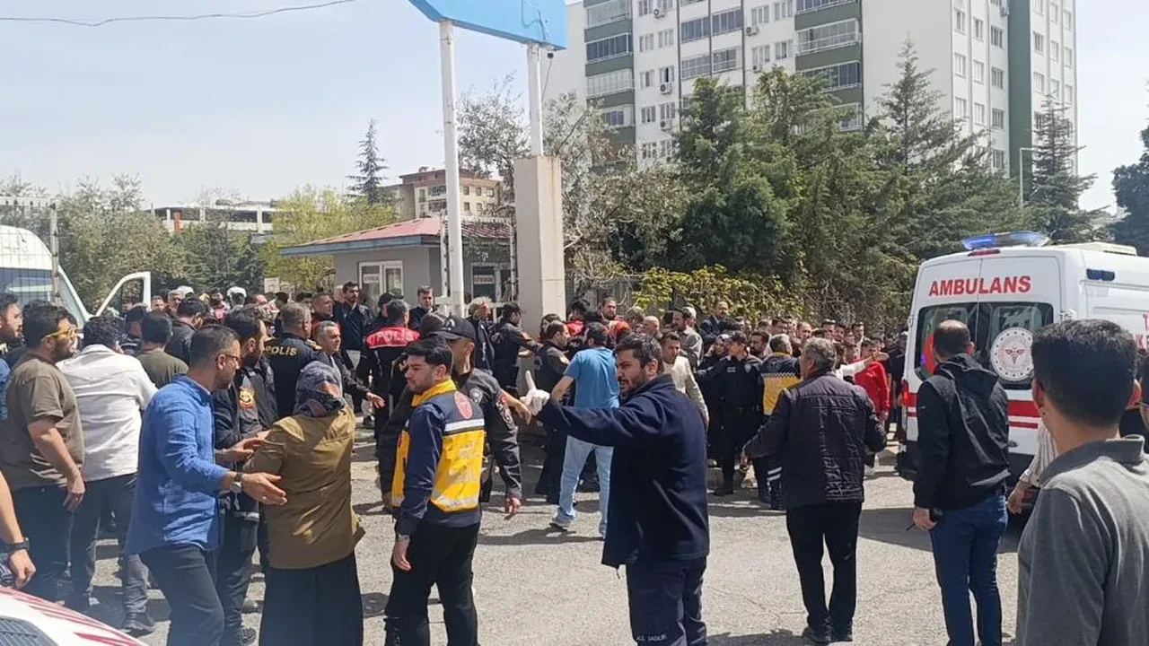 AK Parti'den Kahramanmaraş'taki okul saldırısıyla ilgili açıklama