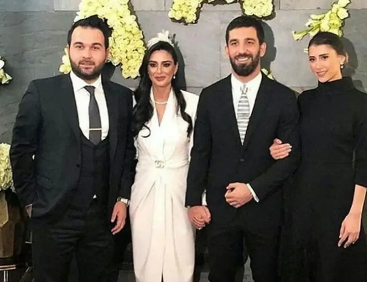 Arda Turan ile kardeşi Okan Turan'ı birbirine düşüren eltiler mi oldu? Birbirlerini takipten çıkmışlardı, yeni bir atak da eşlerden geldi!