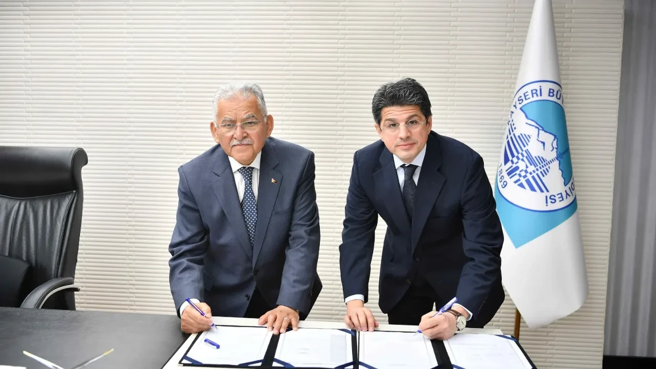 Başkan Büyükkılıç, Erciyes’te Türkiye’nin en uzun ve en iddialı Dağ Kızağı Tesisi için imzayı attı