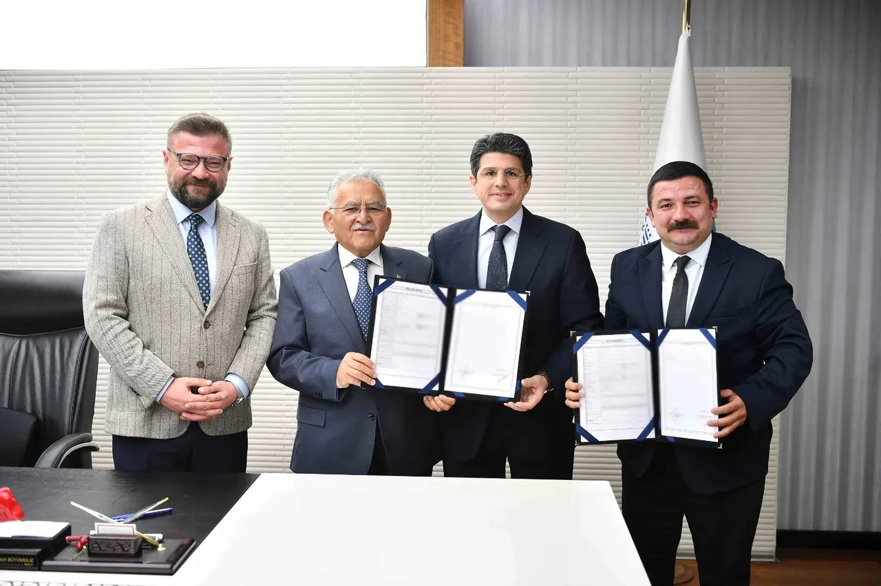 Başkan Büyükkılıç, Erciyes’te Türkiye’nin en uzun ve en iddialı Dağ Kızağı Tesisi için imzayı attı