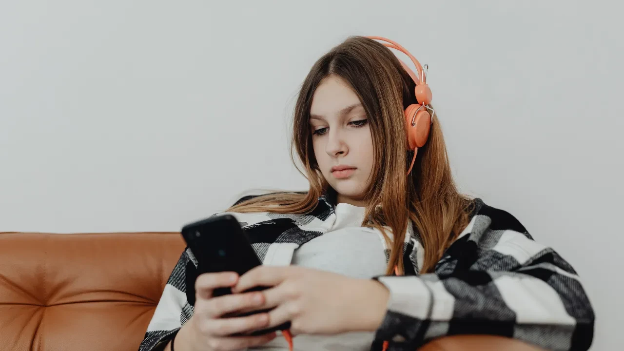 Ergenlik sancısı mı, sosyal tehdit mi? Beyhan Budak'tan aileleri kurtaracak sızıntı uyarısı