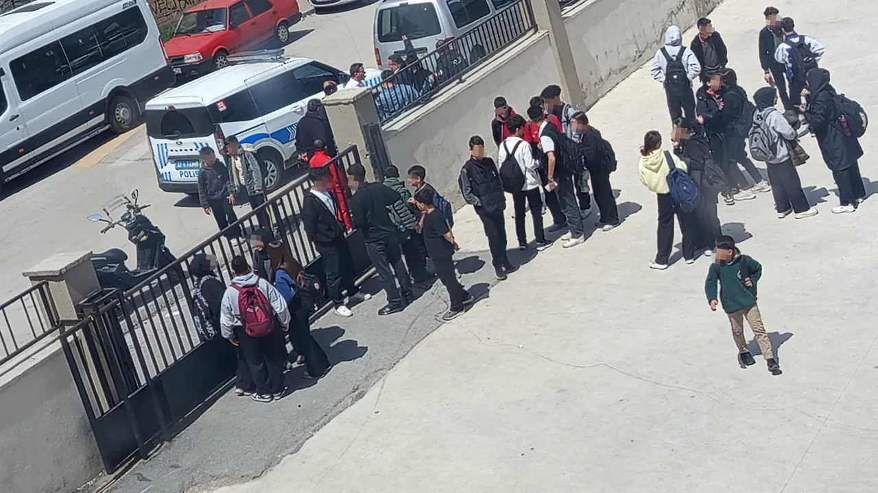 Gaziantep'te lise önünde saldırı paniği! Kimliği belirsiz 4 şüpheli öğrencilere kurusıkıyla ateş açtı