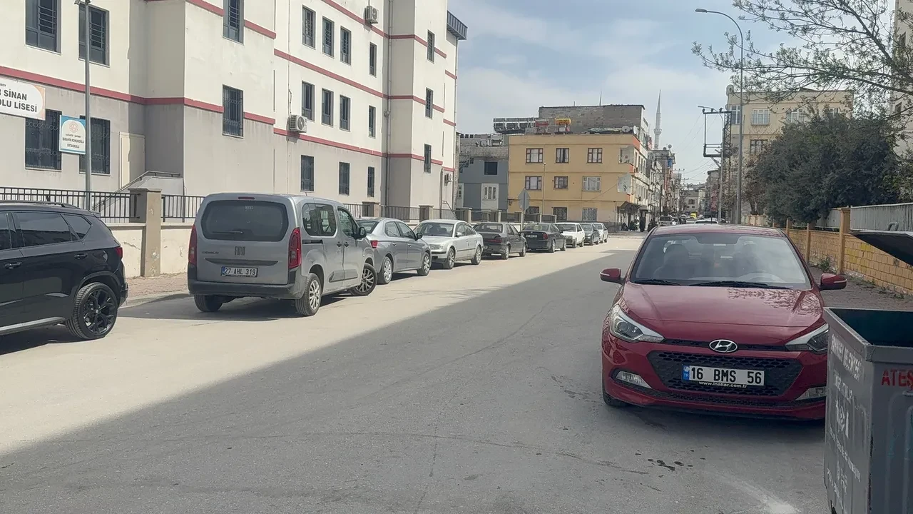 Gaziantep'te lise önünde saldırı paniği! Kimliği belirsiz 4 şüpheli öğrencilere kurusıkıyla ateş açtı