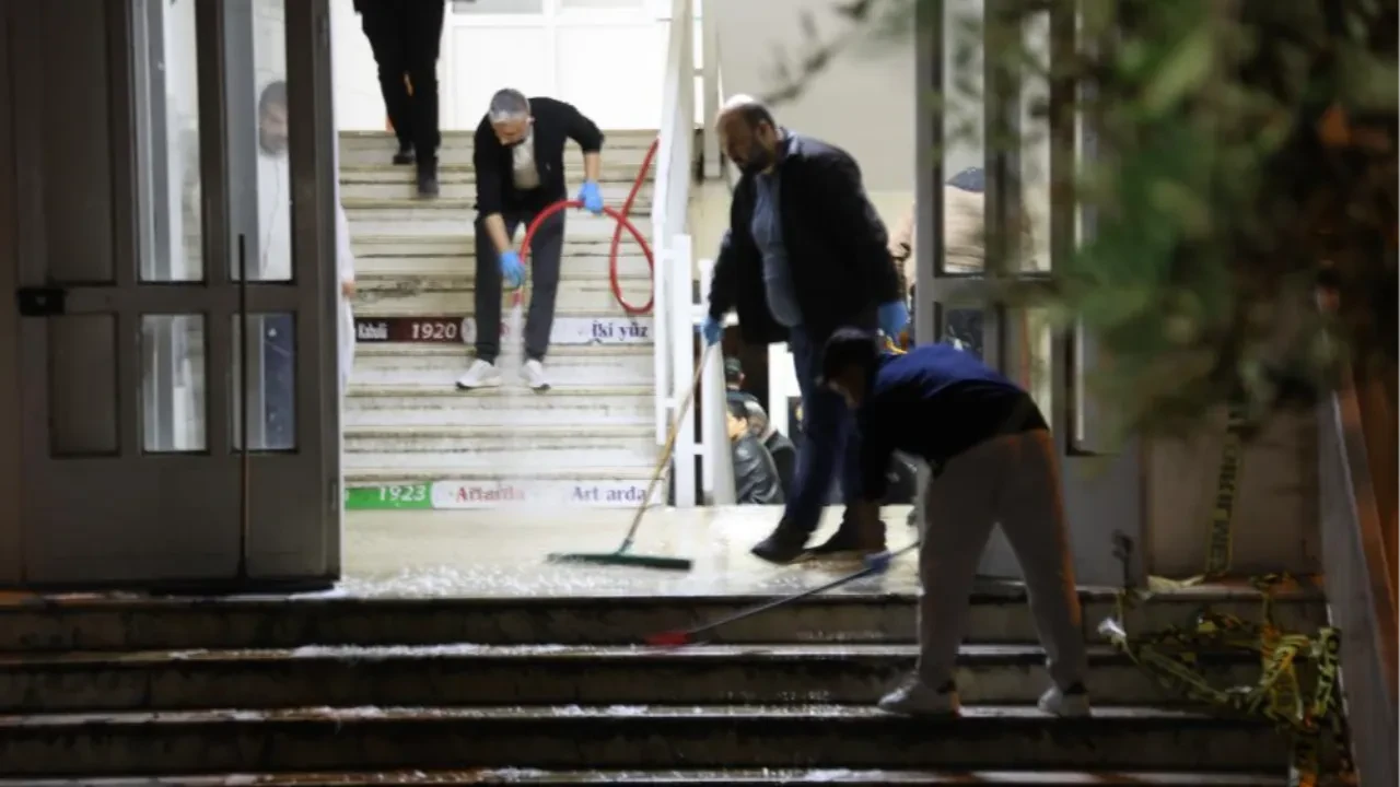 Kahramanmaraş’ta dehşetin izleri siliniyor: Okulda hüzünlü mesai