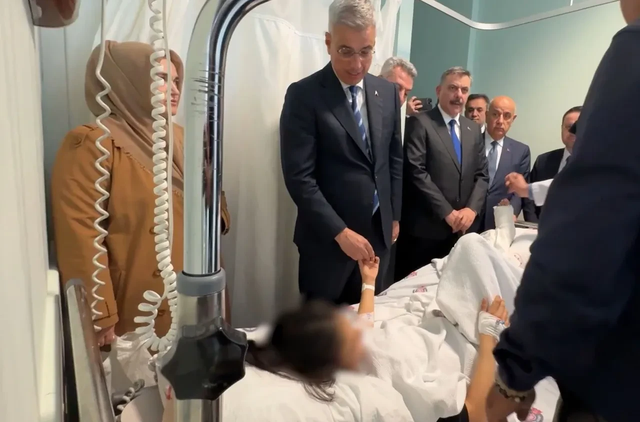 Kahramanmaraş'taki okul saldırısından yaralı kurtulan öğrenci konuştu: Yaralananları görenler panikle pencereden atladı