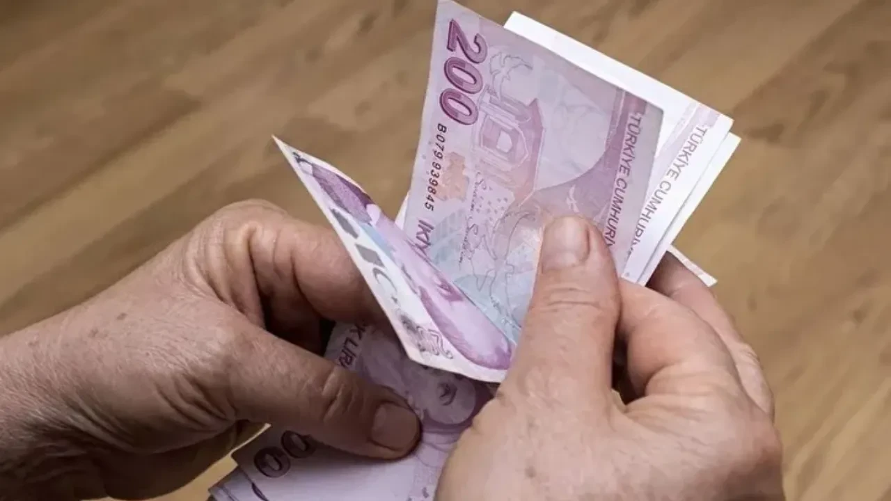 Kurban Bayramı ikramiyesi zam olacak mı? 4 bin TL emekli ikramiyesi ne zaman yatacak?