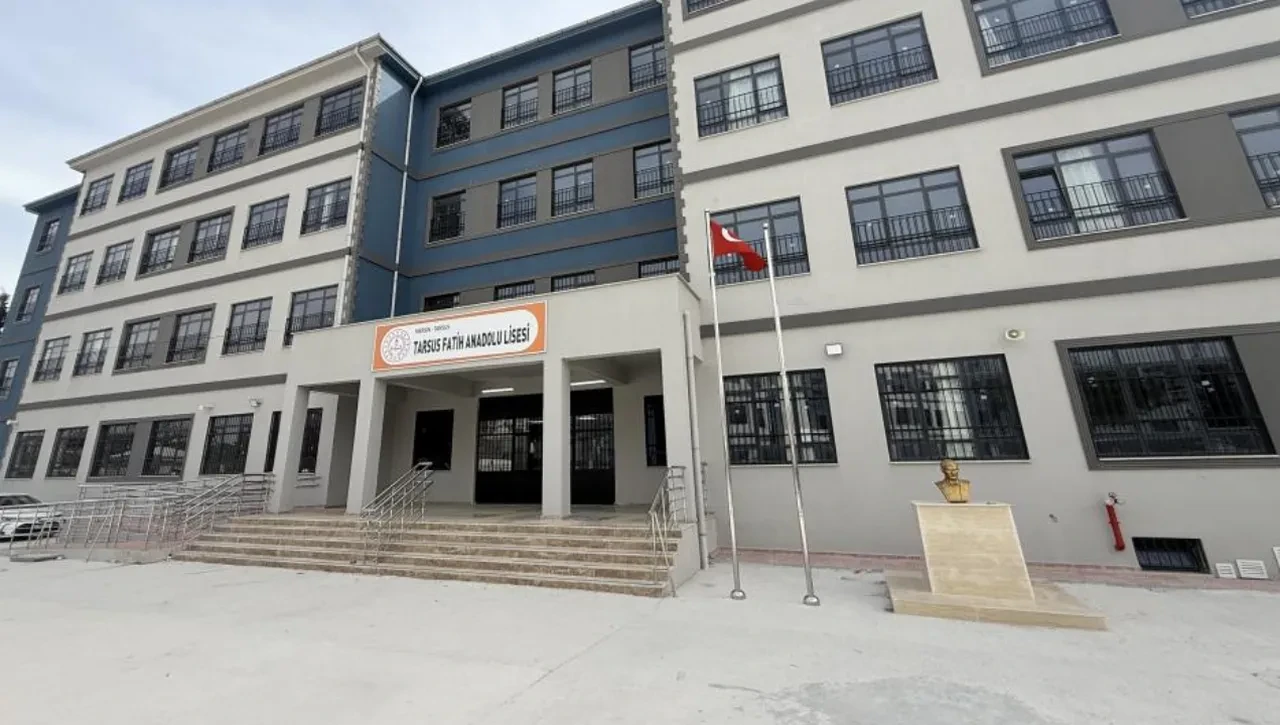 Mersin'de bir öğrenci okula silahla geldi! Son anda fark edildi, gözaltına alındı