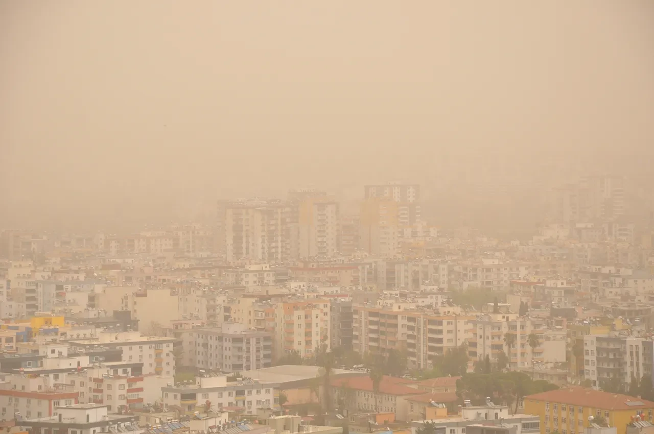 Meteoroloji 6 ili sarı kodla uyardı: Afrika'dan gelen toz bulutuna dikkat!