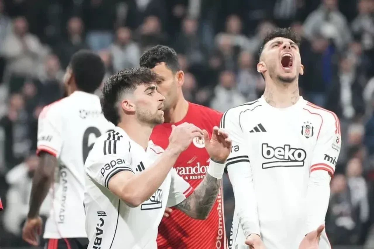 Süper Lig'de yer yerinden oynayacak! Milan peşindeydi Fenerbahçe devreye girdi: Emirhan Topçu sürprizi