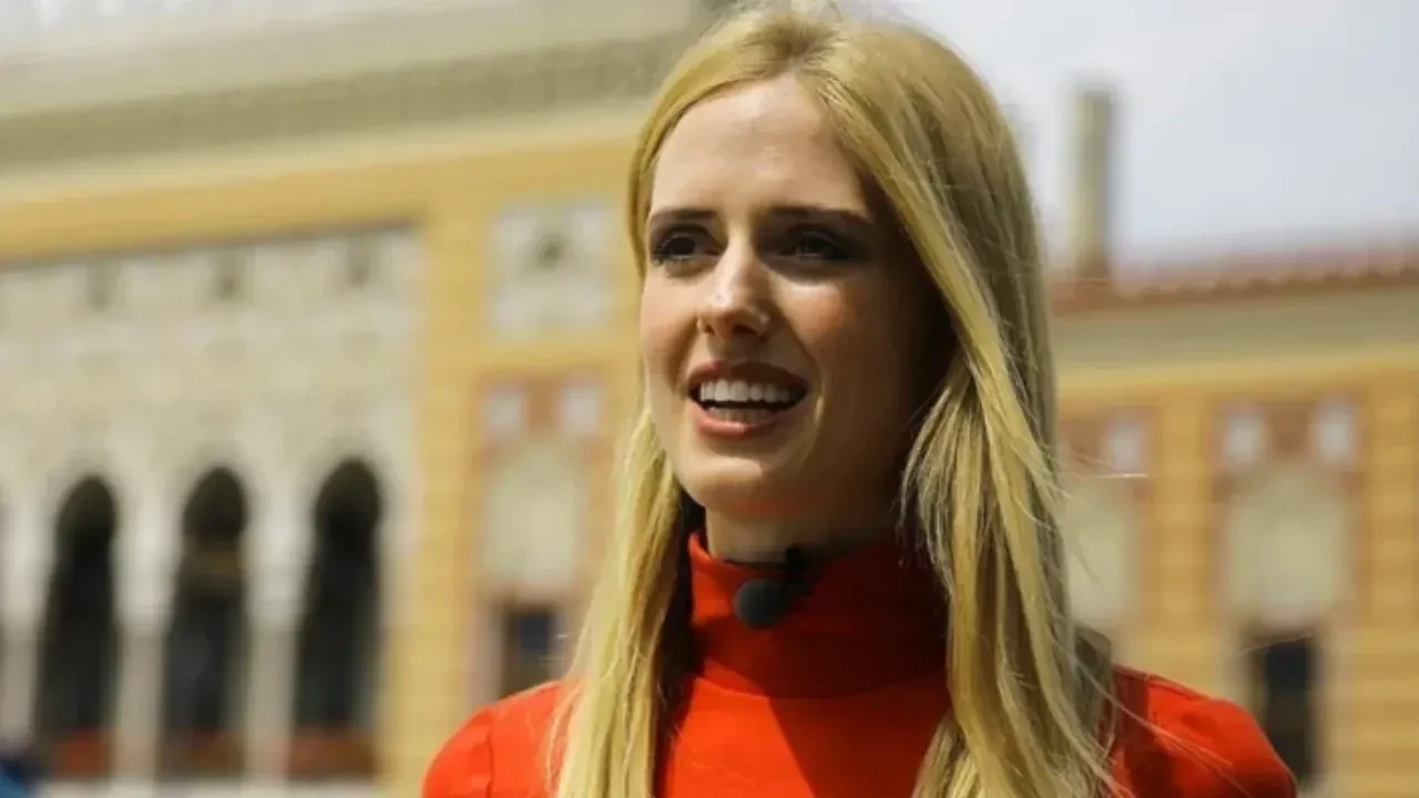 Wilma Elles fotoğraflarını hiç beklemediği yerlerde görünce dünyası başına yıkıldı! Mobilya devini affetmedi 