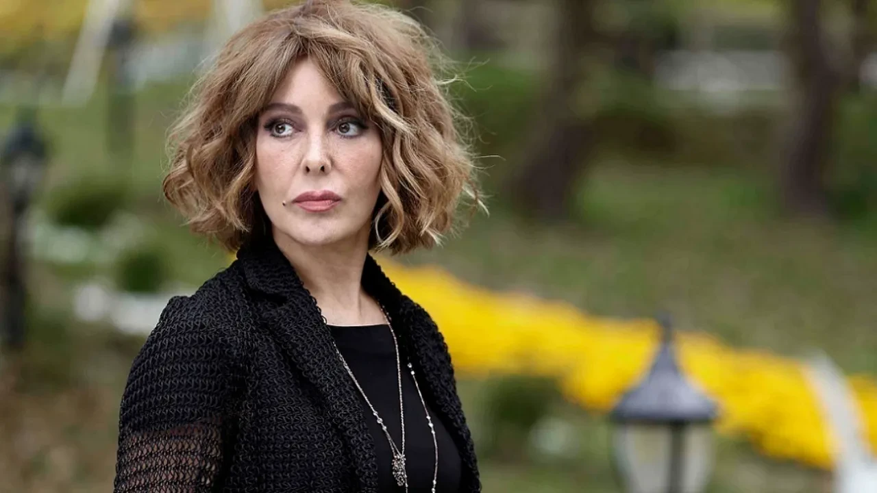 Zerrin Tekindor Yeraltı dizisine mi katılacak? Zerrin Tekindor Yeraltı dizisiyle ekranlara dönüş mü yapıyor?