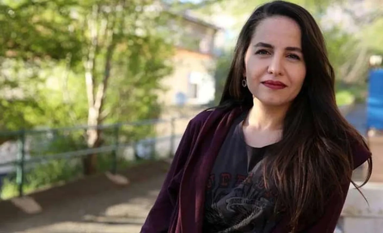 Bihter Dinçel ve Barış Dinçel boşandı! Ayrılık sonrası şaşırtan soyadı kararı