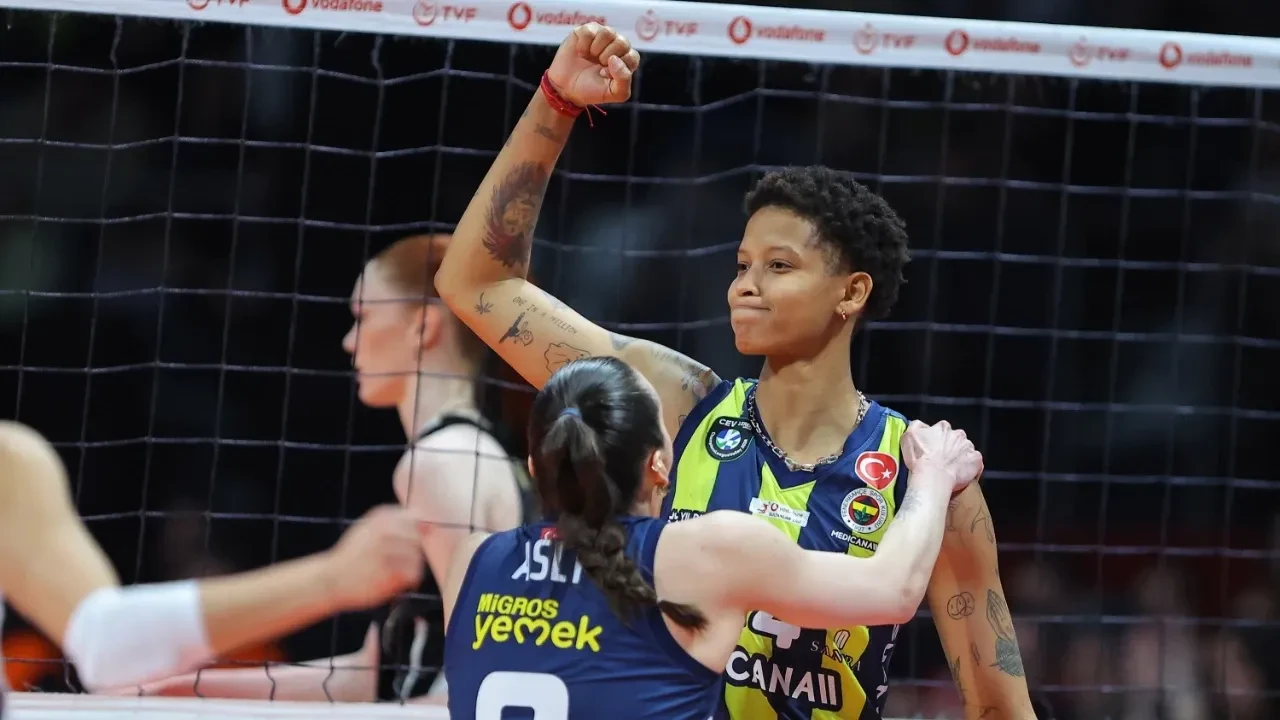 Fenerbahçe Medicana VakıfBank maç skoru kaç kaç kim kazandı? Voleybol Sultanlar Ligi’nde seri eşitlendi