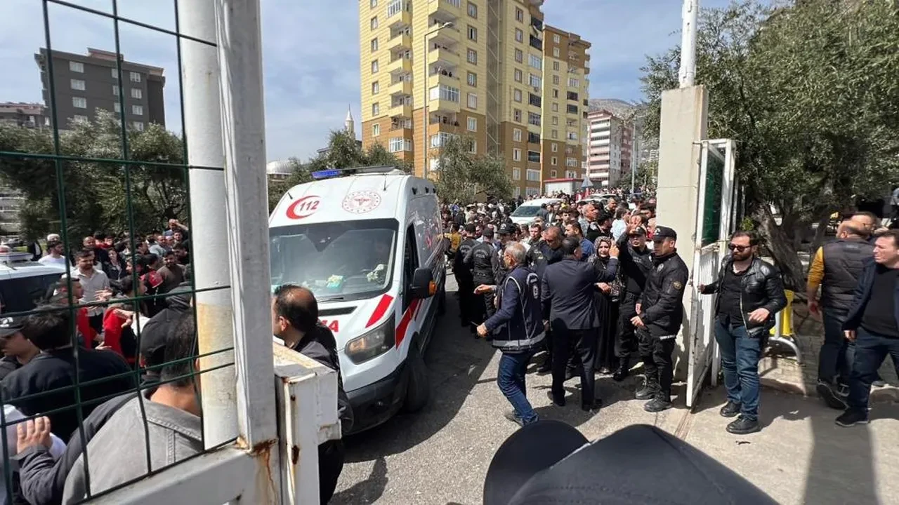 Kahramanmaraş'taki okul saldırısına tanık oldu, dehşet dolu anları anlattı: "Çocuklar ‘Geliyor’ deyip penceren atladı"