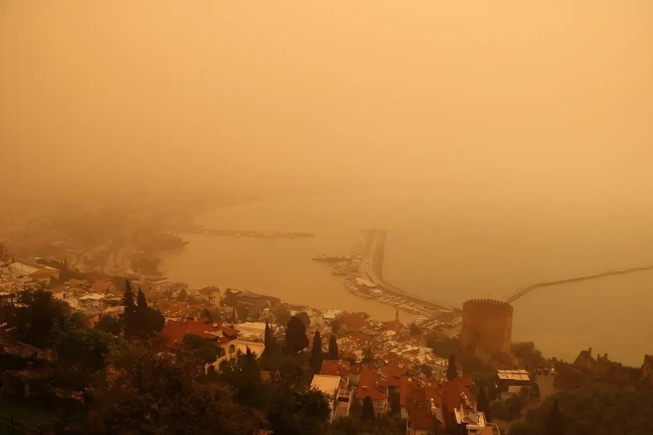 Önce toz, sonra yağmur! Meteoroloji 36 ili uyardı: Kuvvetli sağanak geliyor