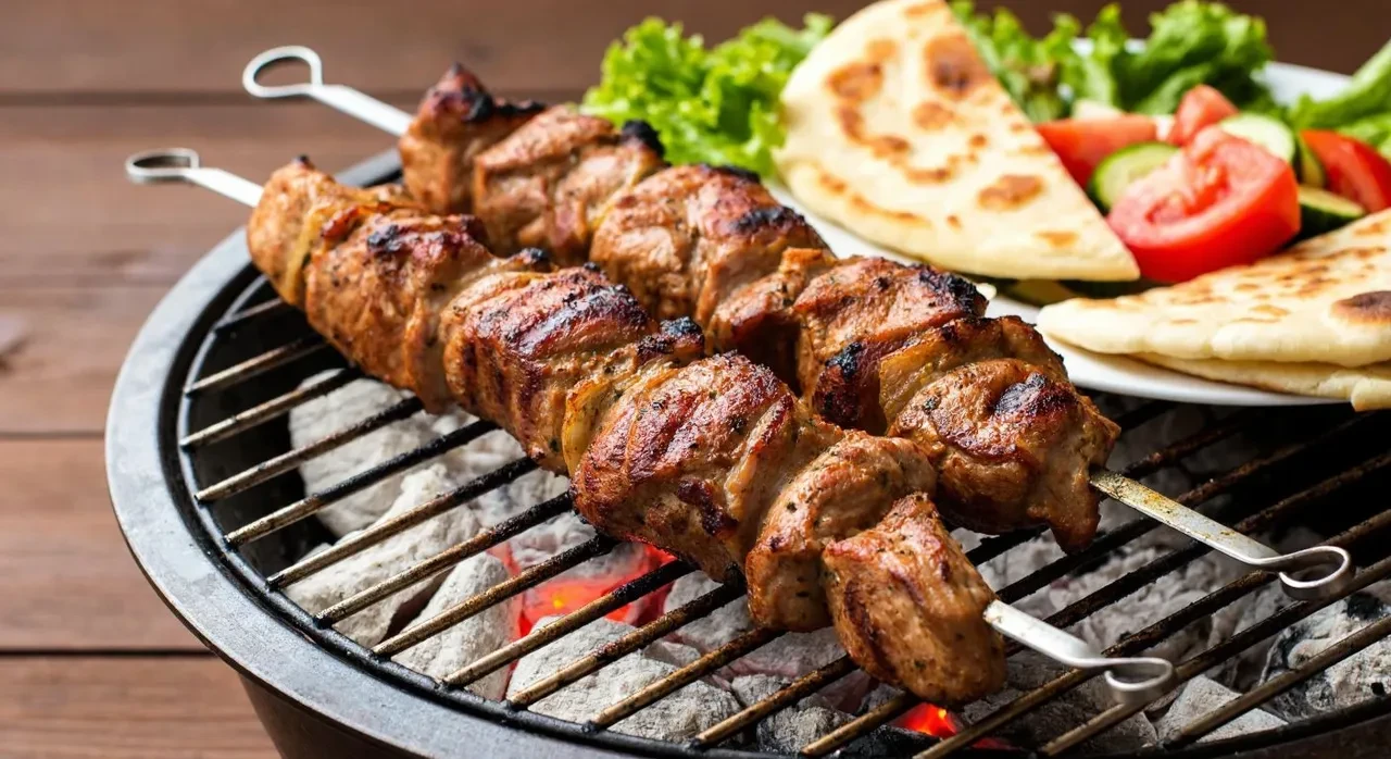 Şiş kebaba 91 bin TL, iki soğuk içeceğe 60 bin TL ödettiler! Herkes şikayetçi