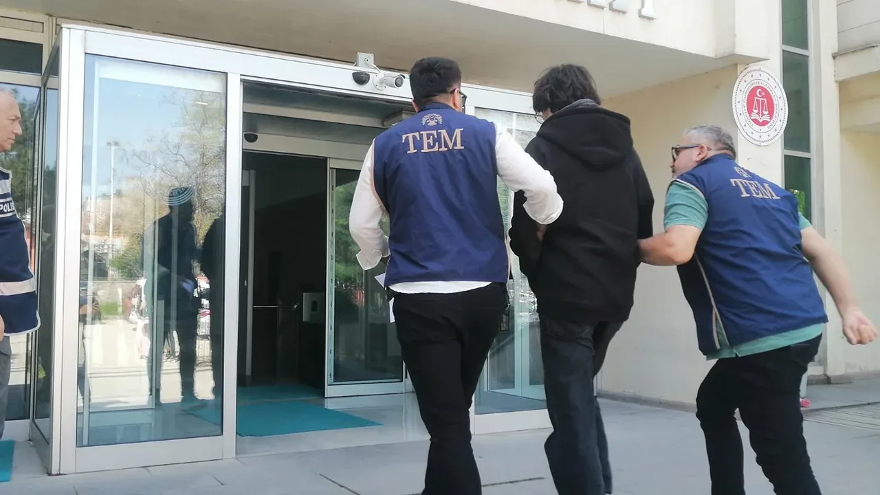 Tokat'ta okulu hedef gösteren öğrenciye gözaltı