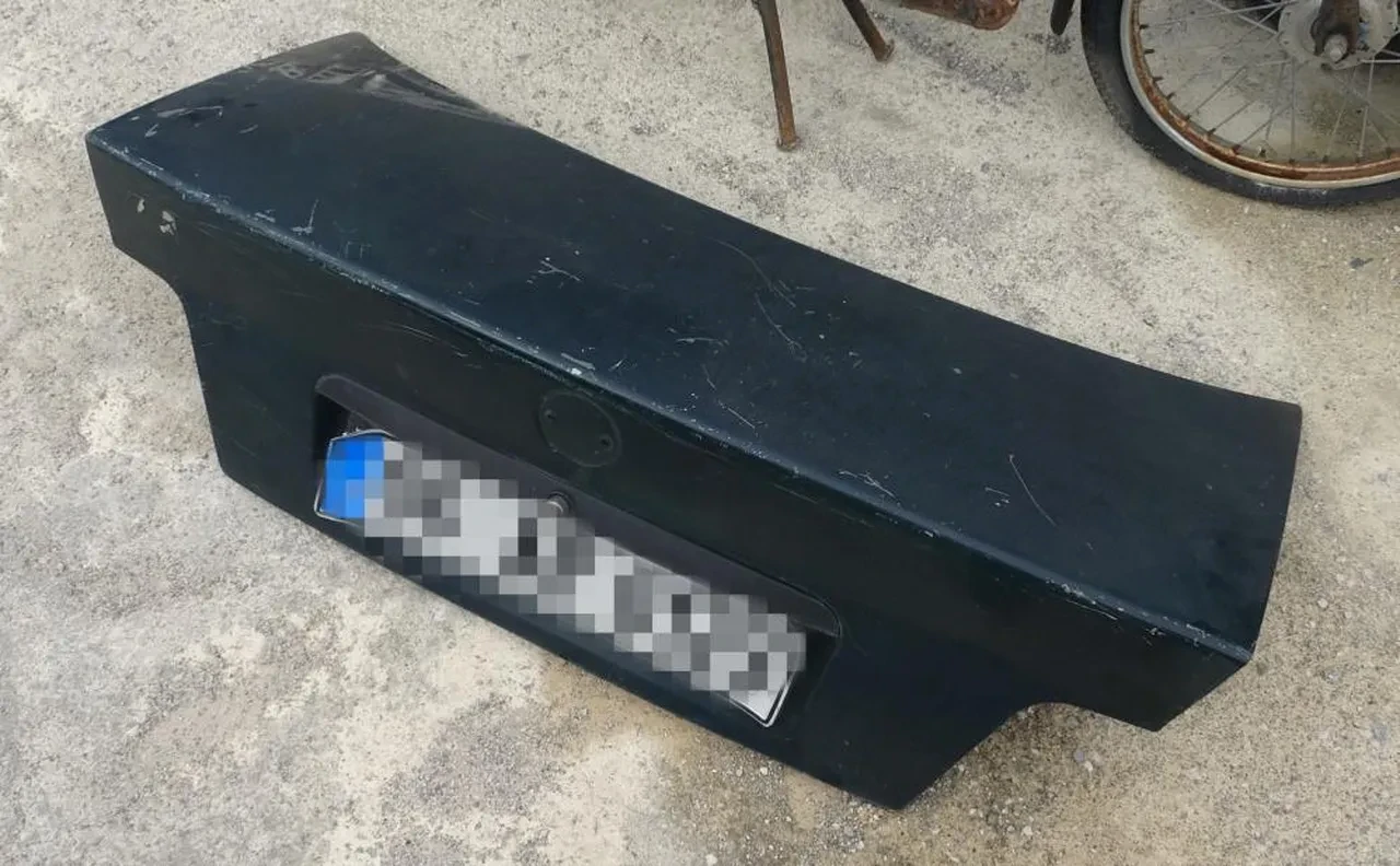 Yediemin otoparkları araç mezarlığına döndü! Milyonluk araçlar da içeride yatıyor