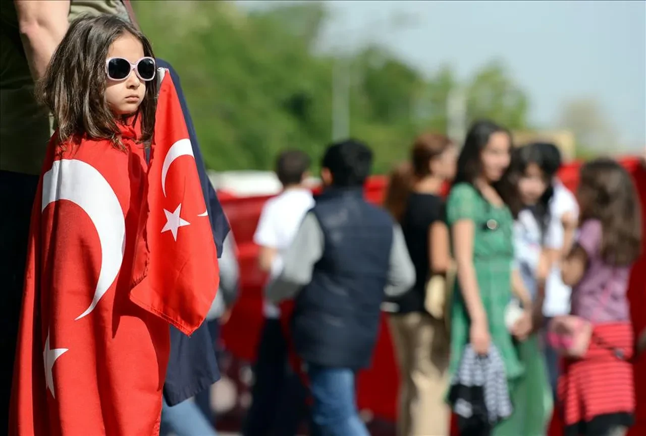 23 Nisan iptal mi, resmi tatil mi olacak? 23 Nisan okullar ve kamu kurumları kapalı mı olacak?