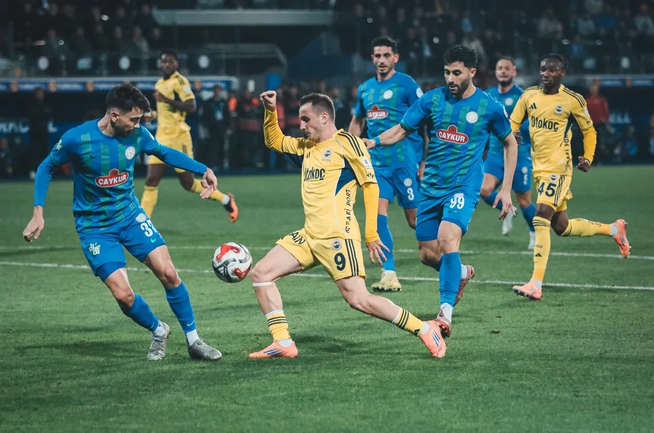 CANLI MAÇ ANLATIMI | Fenerbahçe ile Çaykur Rizespor karşı karşıya geliyor
