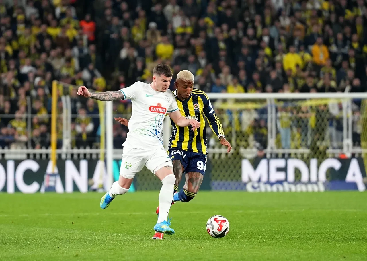 Fenerbahçe şampiyonluk yarışında yara aldı! Sarı-lacivertliler, Çaykur Rizespor ile 2-2 berabere kaldı