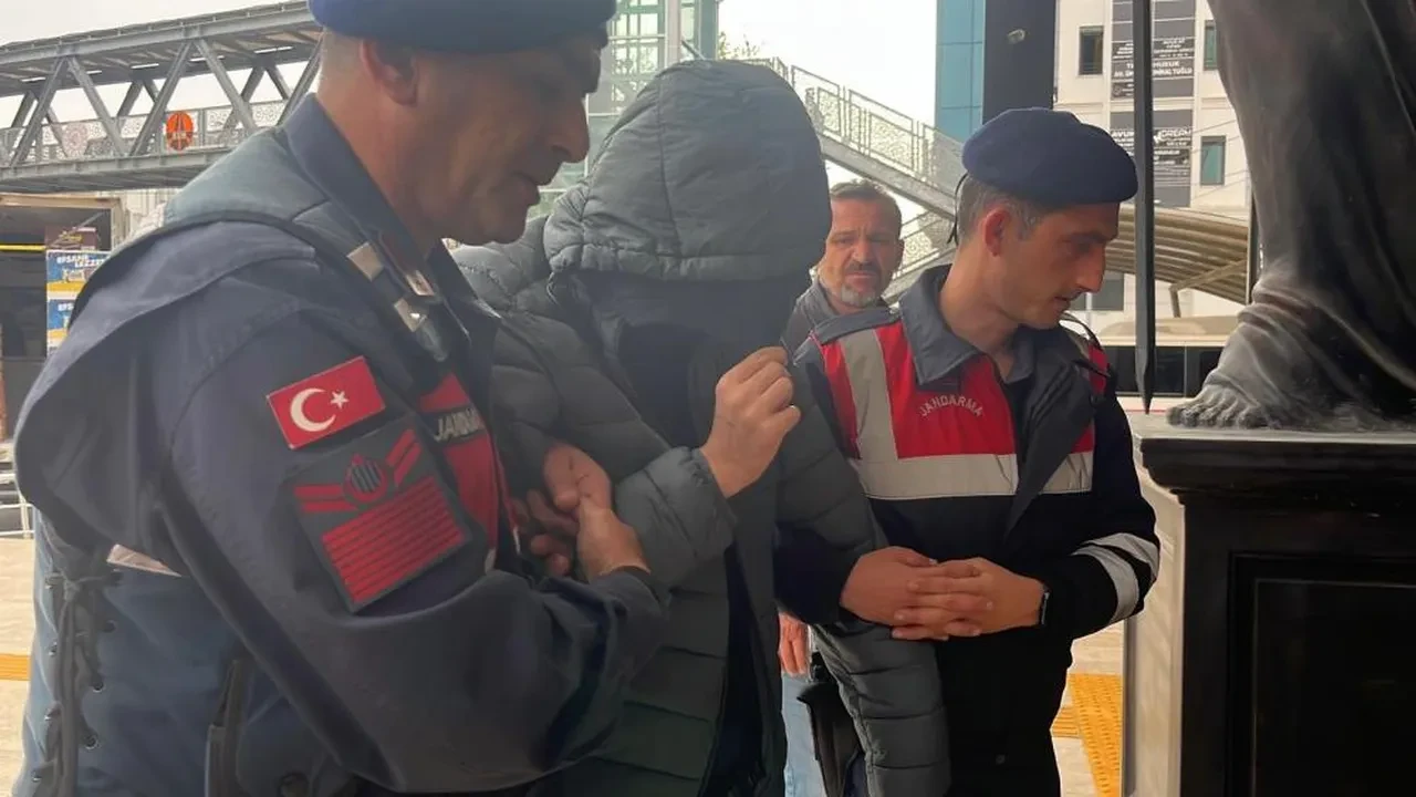 Ekipler teyakkuzda! Çok sayıda ilde okullara yönelik asılsız paylaşımlara operasyon: Gözaltılar var