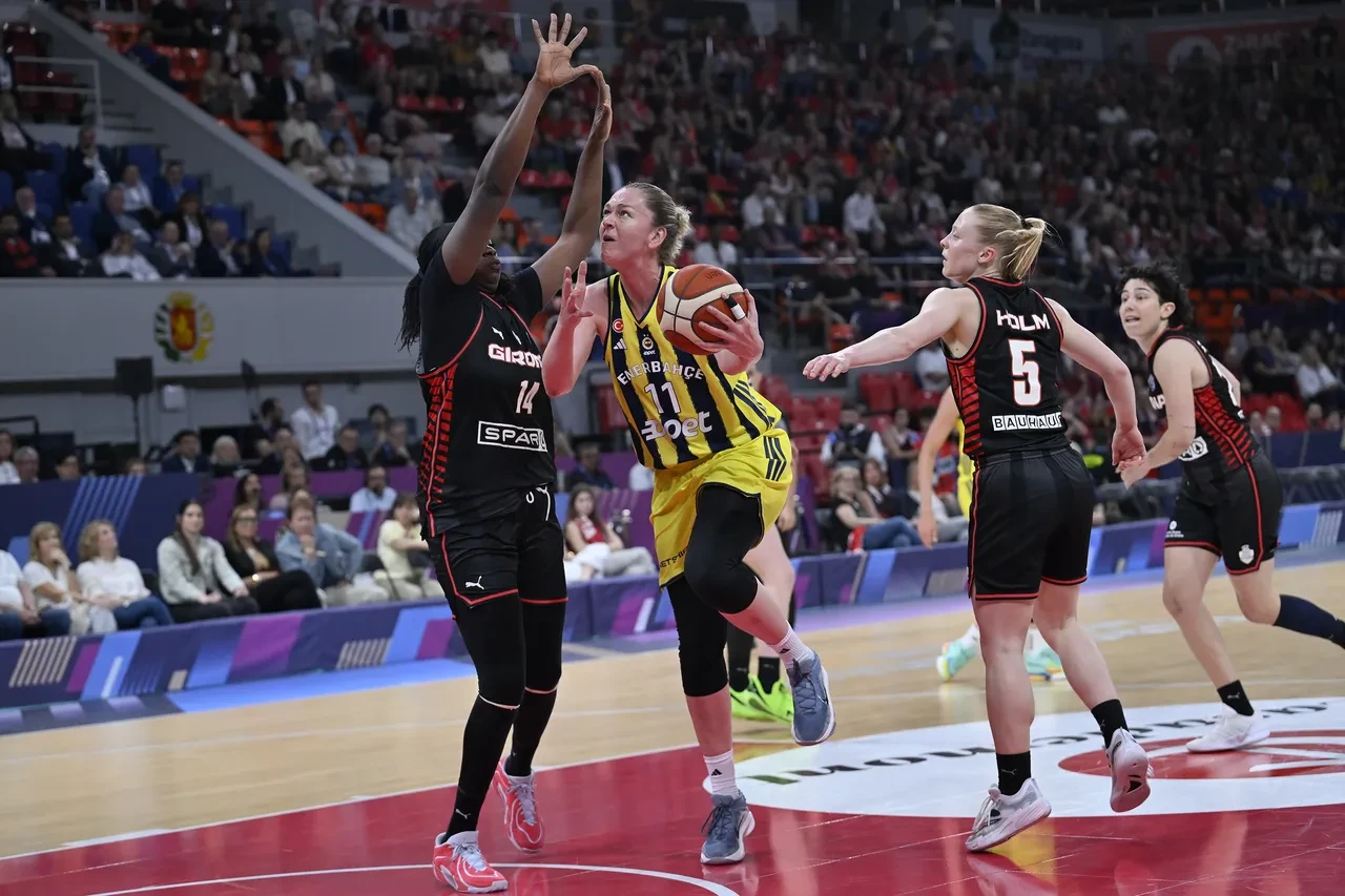 Fenerbahçe Opet, EuroLeague'de finale yükseldi! Sarı-lacivertliler, 7. kez adını finale yazdırdı