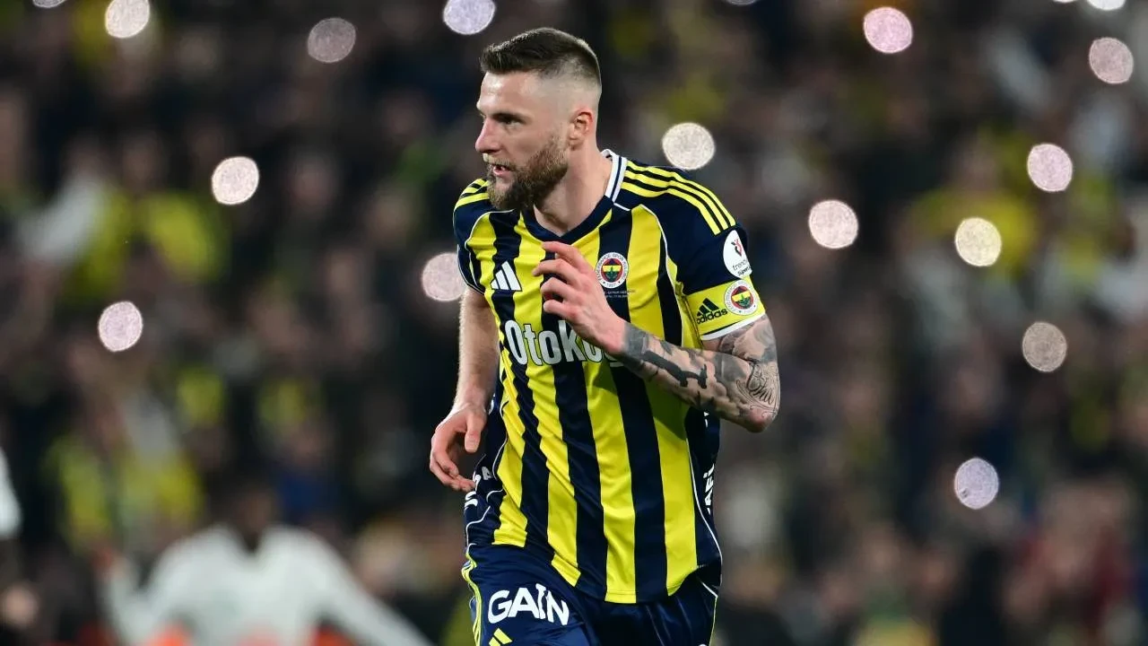 Fenerbahçe şampiyonluk yarışında yara aldı! Sarı-lacivertliler, Çaykur Rizespor ile 2-2 berabere kaldı