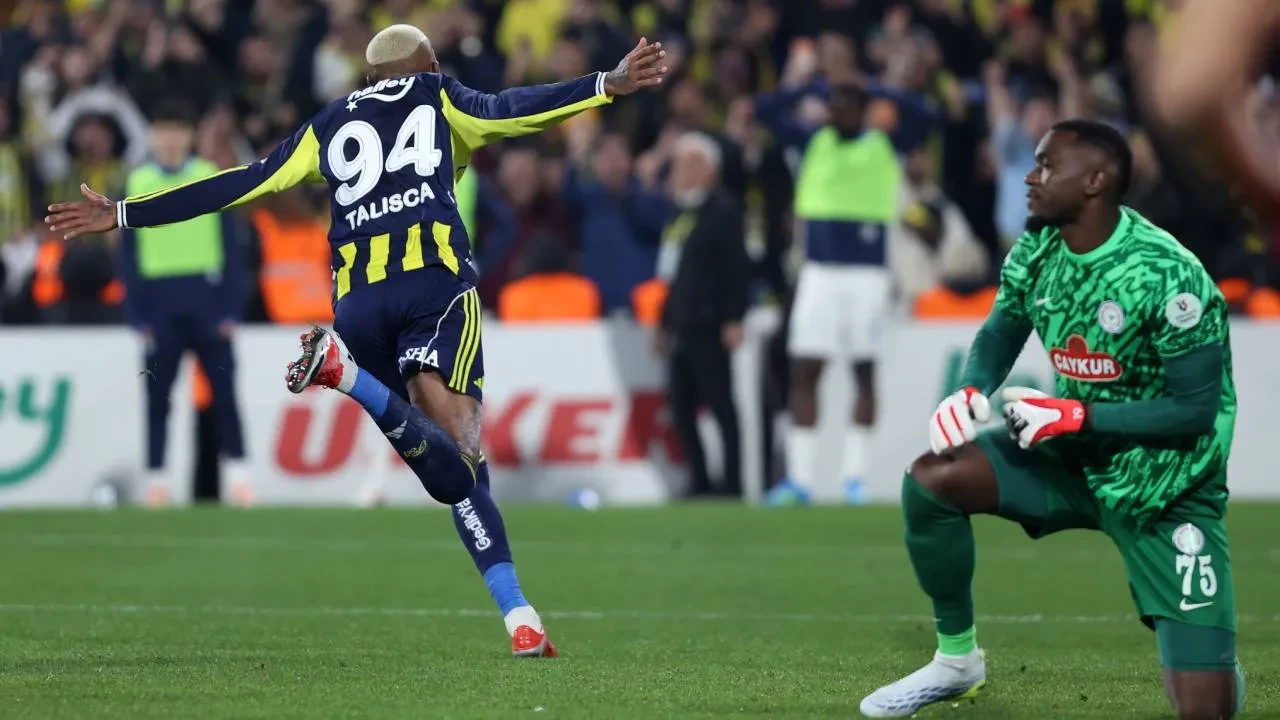 Fenerbahçe şampiyonluk yarışında yara aldı! Sarı-lacivertliler, Çaykur Rizespor ile 2-2 berabere kaldı