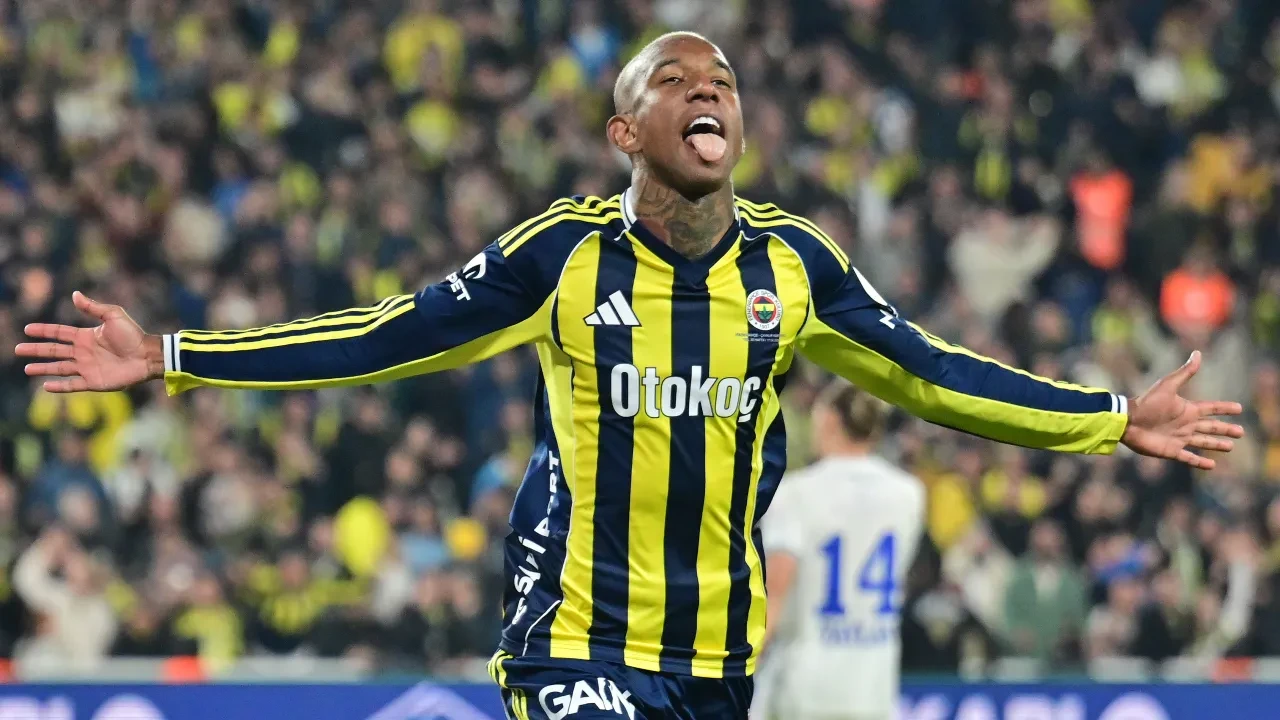 Fenerbahçe'de Talisca atmaya devam ediyor