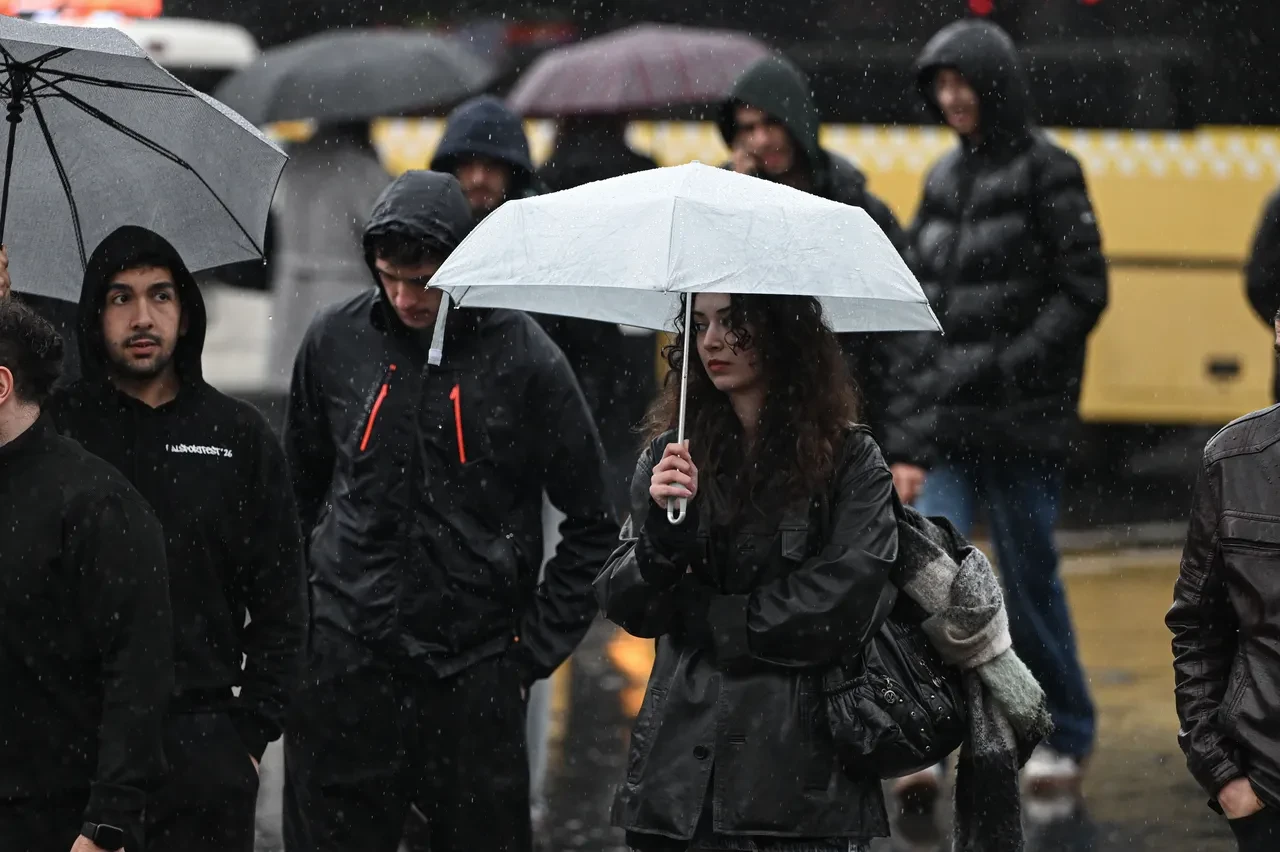 Hafta sonu plan yapanlar dikkat! Meteoroloji tek tek uyardı: Kuvvetli sağanak geliyor