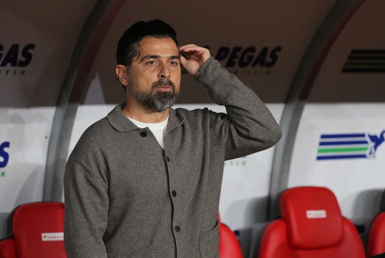 İlhan Palut'tan galibiyet yorumu! "Bugün asıl olan bizim için aldığımız 3 puan"