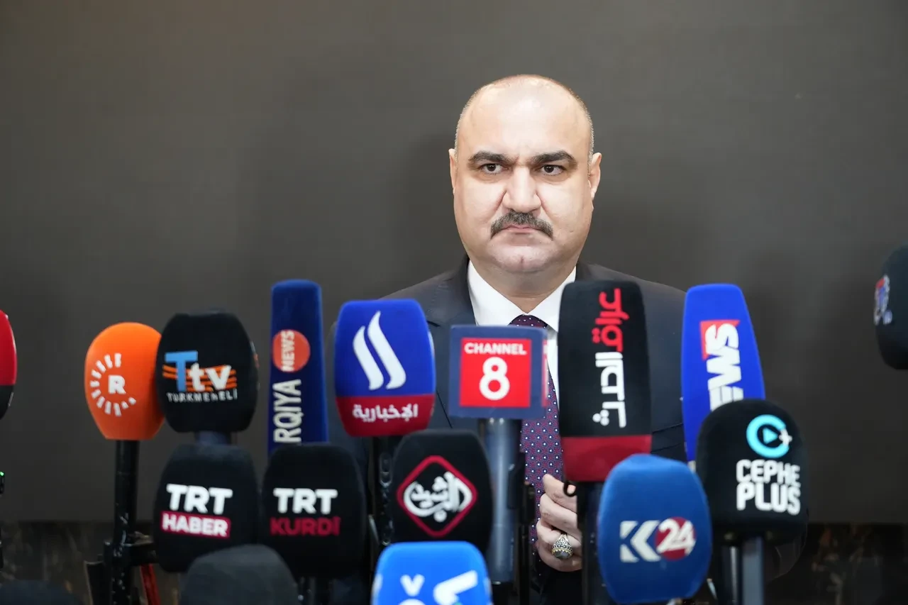 Kerkük'te 100 yıl sonra bir ilk! Valilik Türkmenlere geçti, halk sokaklara döküldü