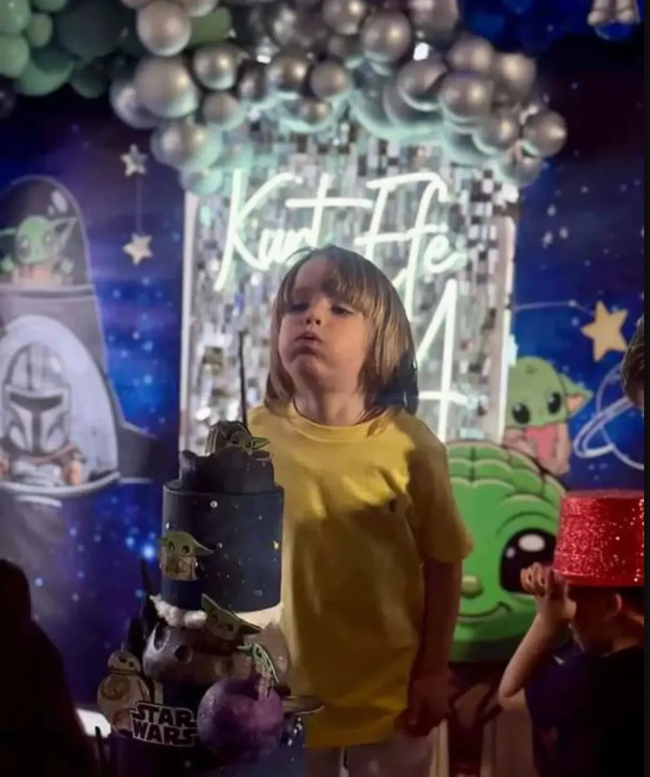 Kıvanç Tatlıtuğ ile Başak Dizer'in oğlu Kurt Efe 4 yaşında! Son hali babasının kopyası 