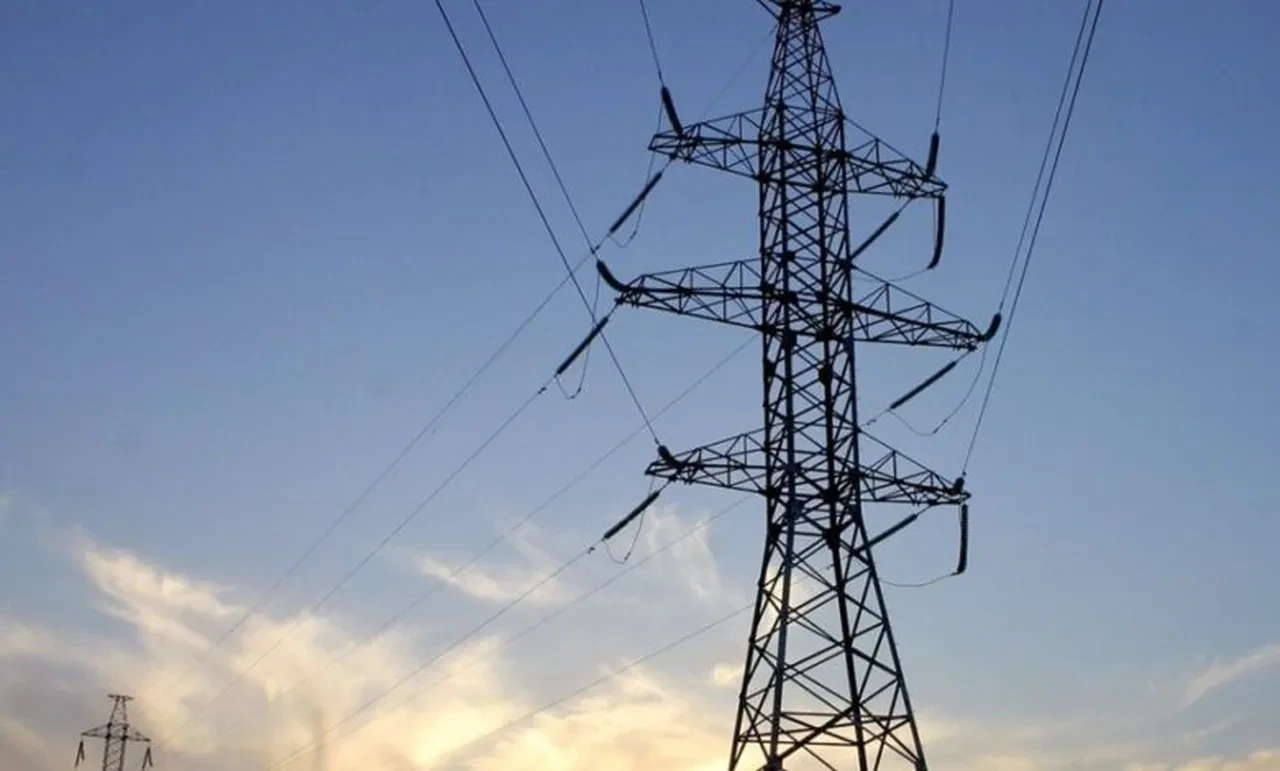 Küresel enerji krizi büyüyor: Pakistan’dan her gün 2 saatlik kesinti kararı