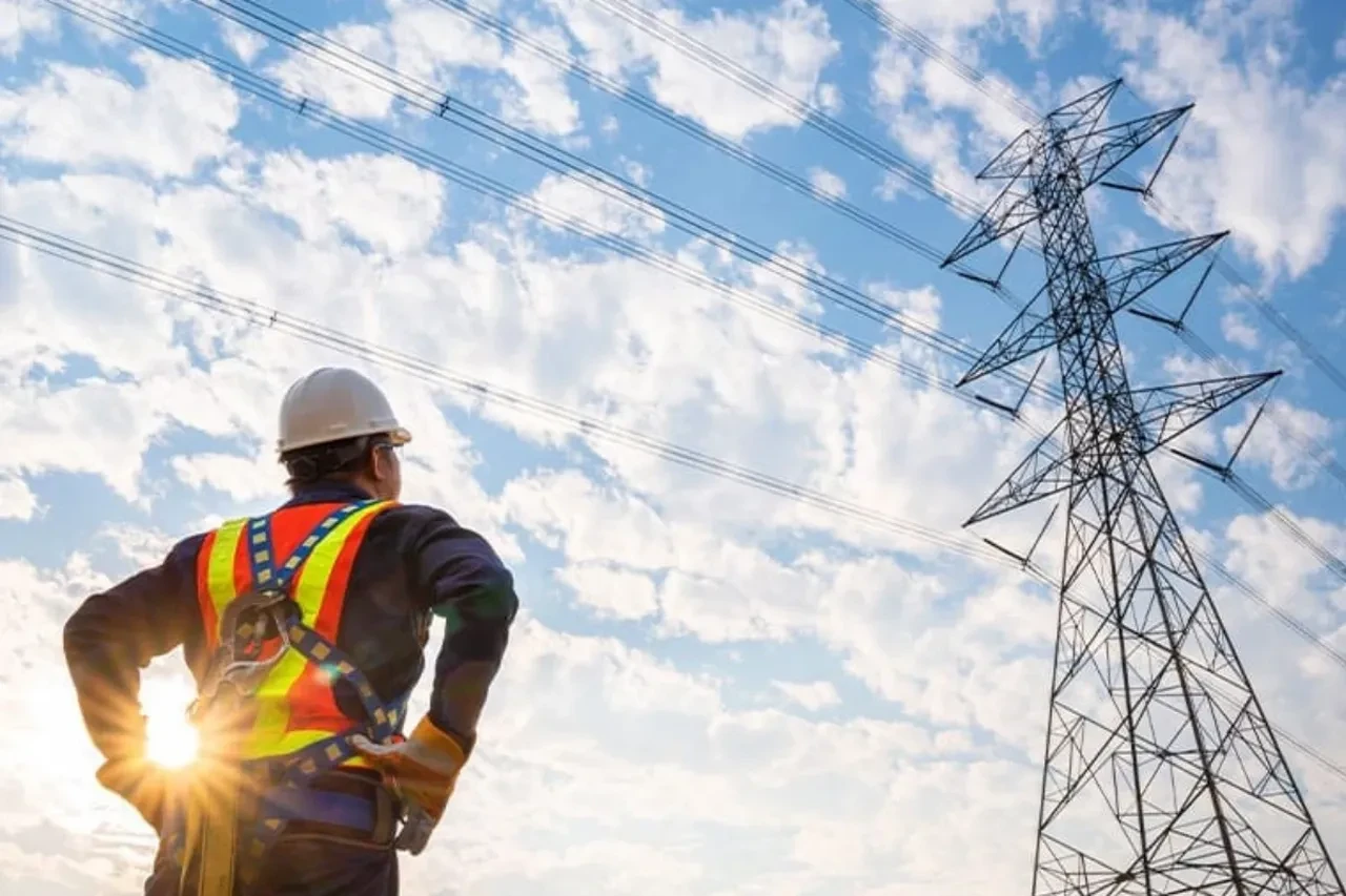 Küresel enerji krizi büyüyor: Pakistan’dan her gün 2 saatlik kesinti kararı