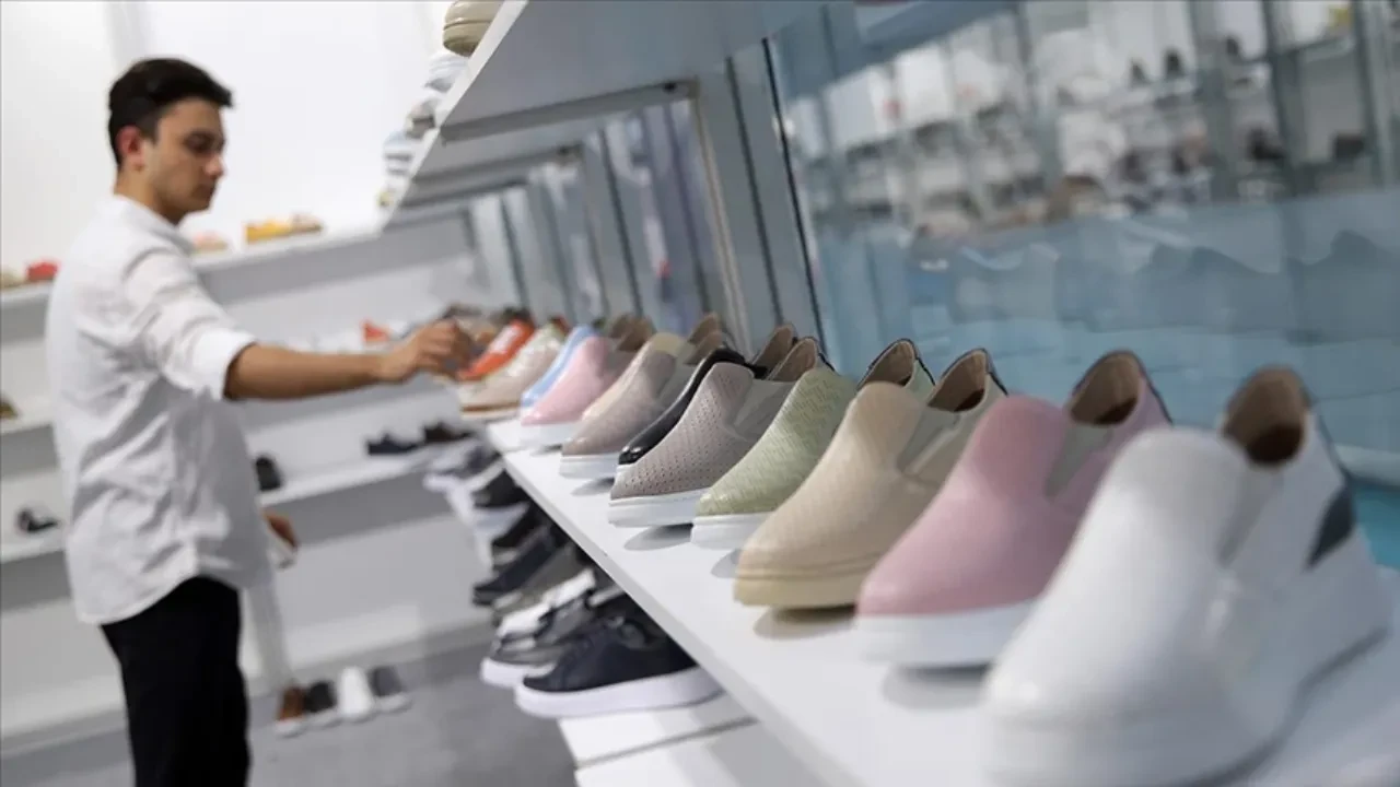 Marketler zincirinde domuz derisi ayakkabı iddiası: Bakanlık kontrol etti