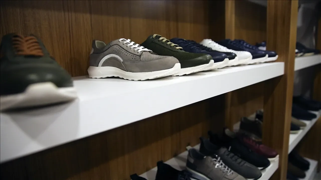 Marketler zincirinde domuz derisi ayakkabı iddiası: Bakanlık kontrol etti