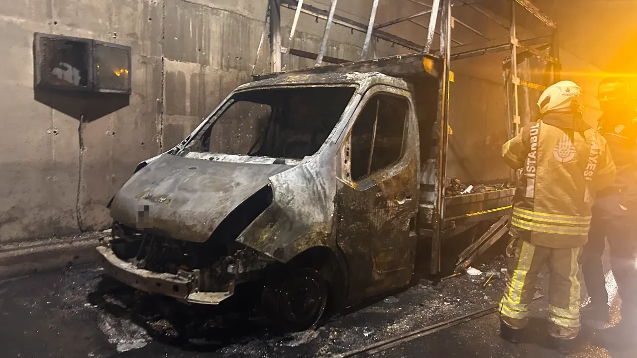 Sabiha Gökçen Havalimanı'nda yangın paniği: Yoğun duman altında kaldı