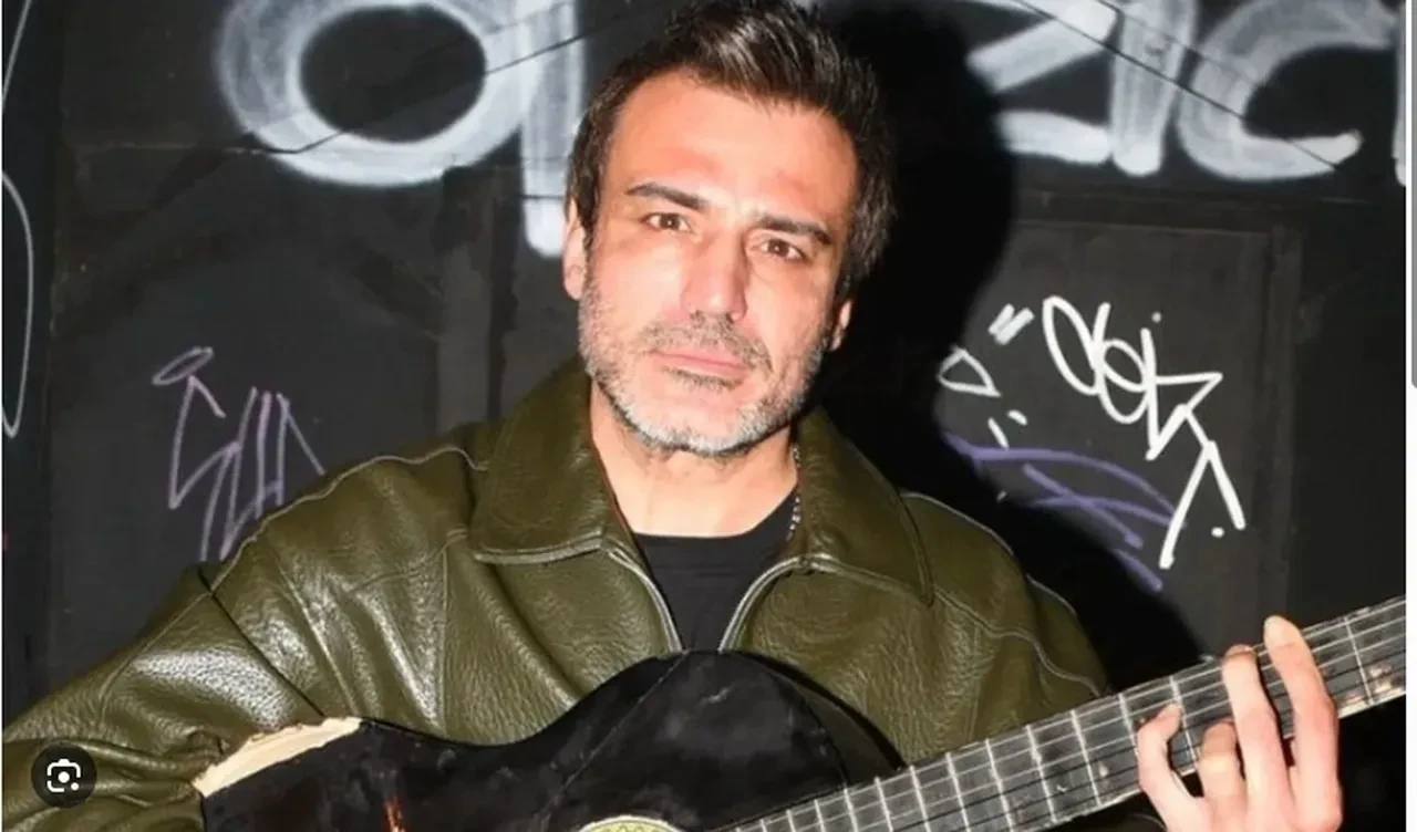 Şarkıcı Rıza Tamer hayatını kaybetti 