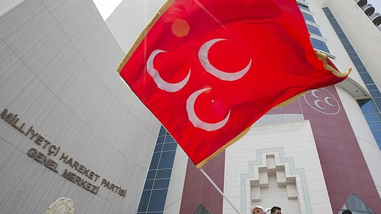 Semih Yalçın duyurdu! MHP, Çanakkale, Muğla ve Bilecik teşkilatını feshetti