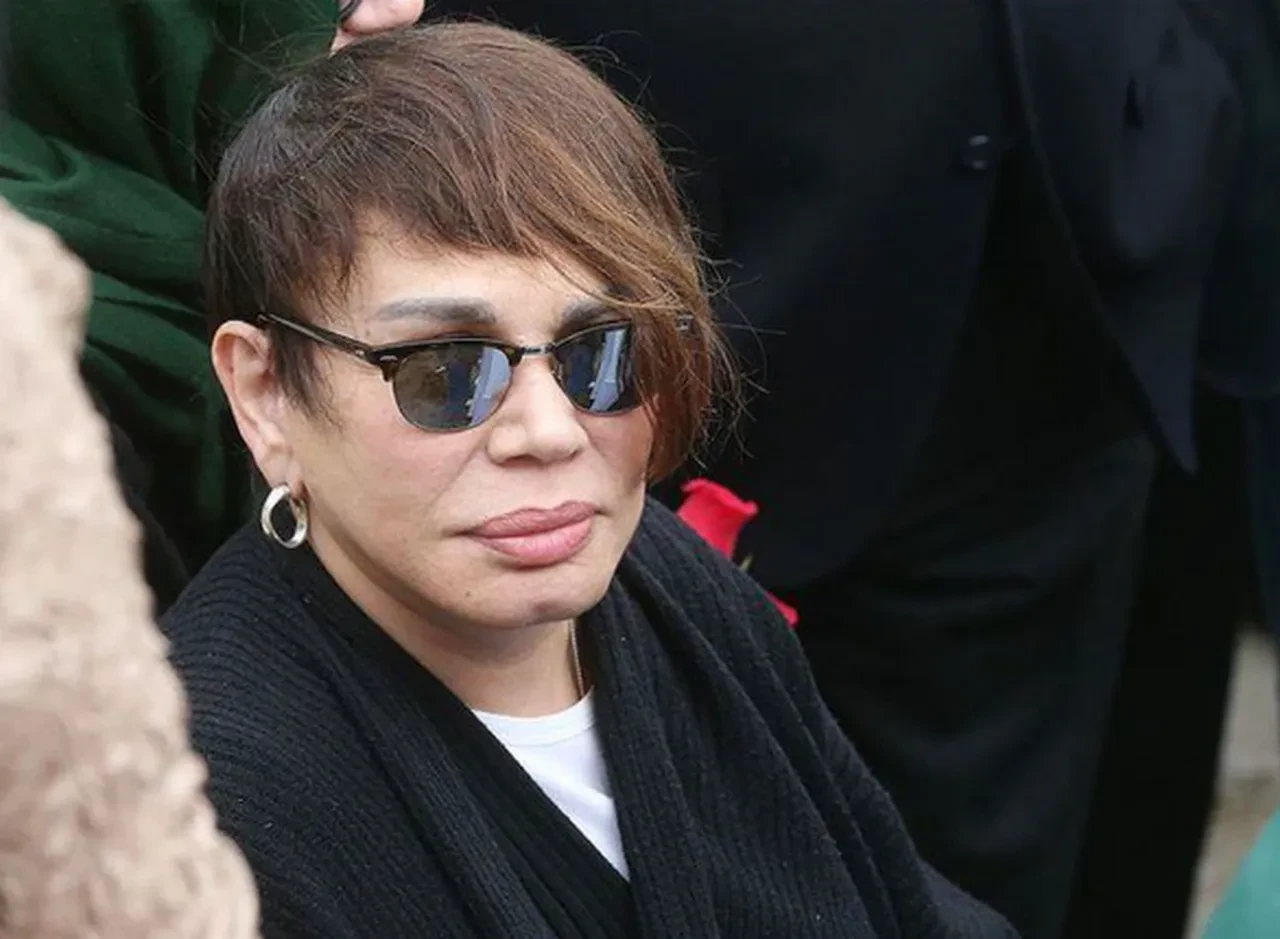 Sezen Aksu geri döndü! "Biz de yeniden başlarız" albümü çıktı 