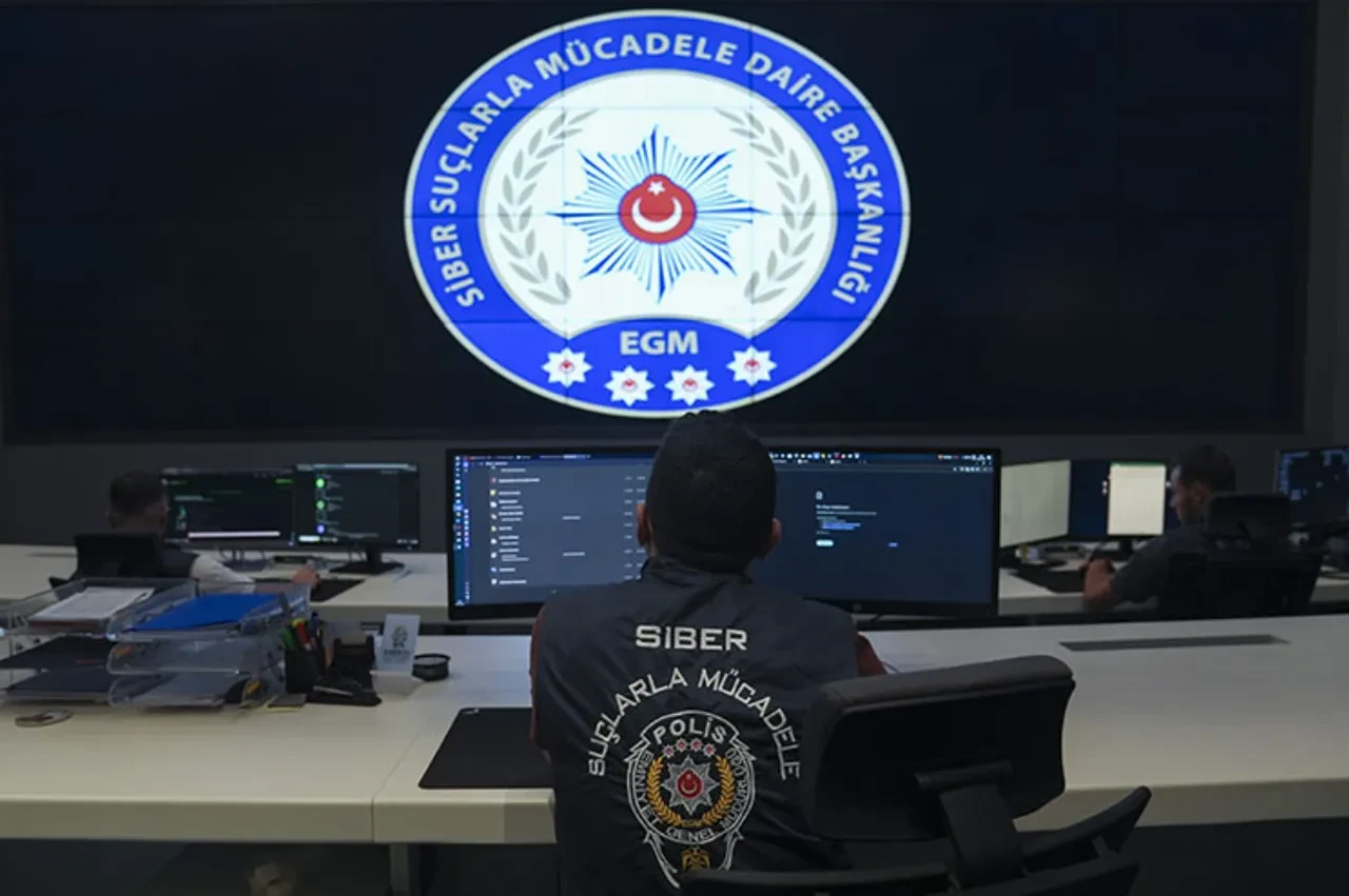 Siber devriye 'C31K' yöneticisini yakaladı: Okul saldırılarını teşvik eden grup yöneticileri ve üyeleri gözaltına alındı