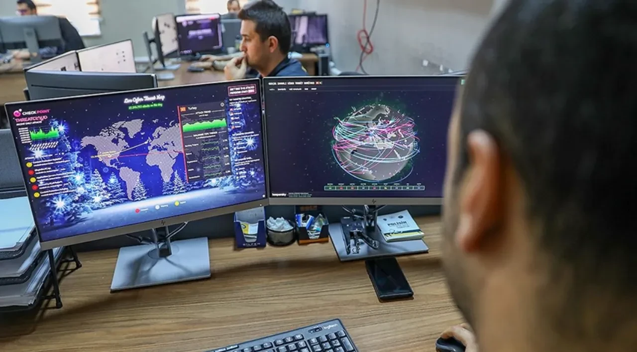 Siber devriye 'C31K' yöneticisini yakaladı: Okul saldırılarını teşvik eden grup yöneticileri ve üyeleri gözaltına alındı