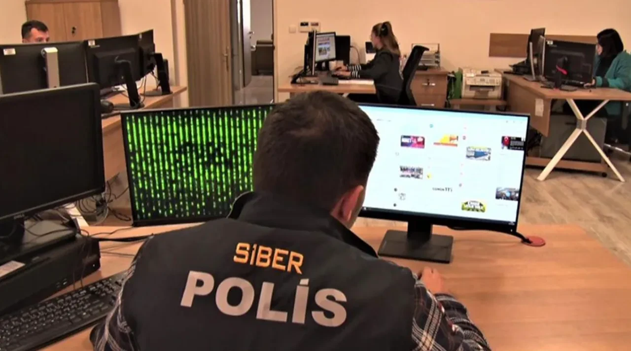 Siber devriye 'C31K' yöneticisini yakaladı: Okul saldırılarını teşvik eden grup yöneticileri ve üyeleri gözaltına alındı