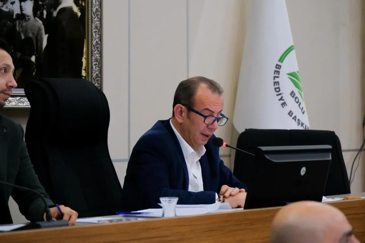 Tanju Özcan'ın şantaj davasında mide bulandıran sözler: Birlikte olurken şoförü de izledi