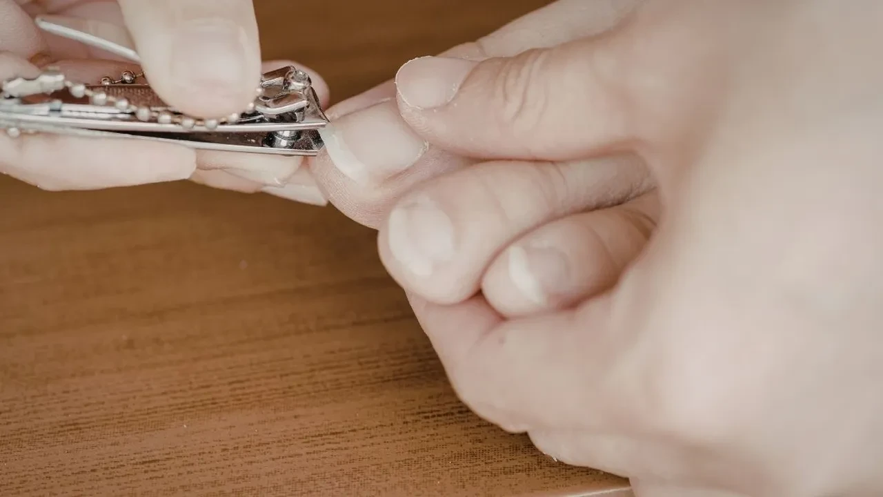 Tırnak batmasını evde geçirmeye çalışmayın! İşte uzman isimden uyarılar