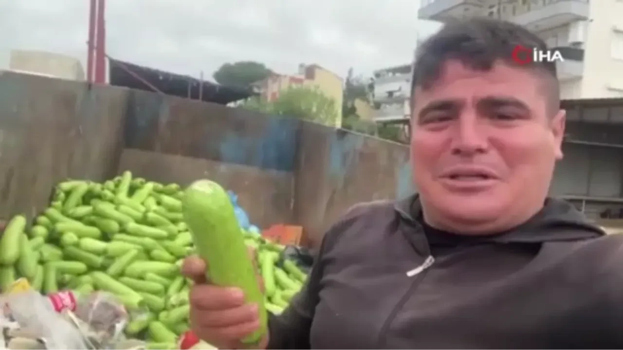Toptancı halinde israf görüntüleri! Çöpe atılan sebzeler için esnaftan sert tepki